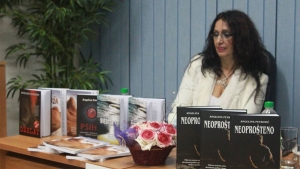 Angelina Petrović, romanopisac